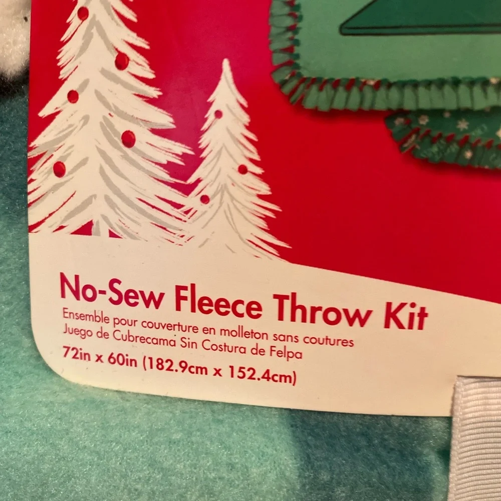 Disney No Sew Christmas Throw NIB